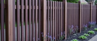 Ламельный забор: лёгкая ограда, которая не громоздит пространство