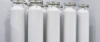 Баллоны с CO₂ для работы в чистых помещениях класса ISO: как выбрать, подготовить и эксплуатировать правильно